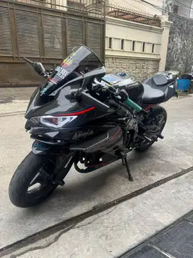 Kawasaki ZX25R 2021