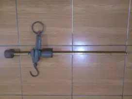 Timbangan gantung
Kuningan