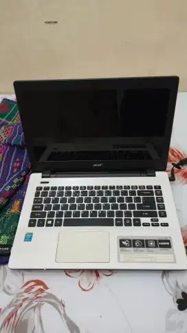 Laptop Acer E14 E5 471 Core i3
