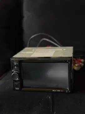Head unit Clarion NX404A