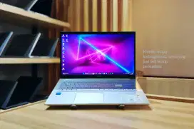 Asus Vivobook Oled K513EA Core i3-1115G4 • UHD Graphics • 8GB/512GB