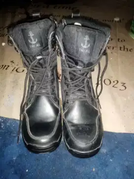 Sepatu pdl polri