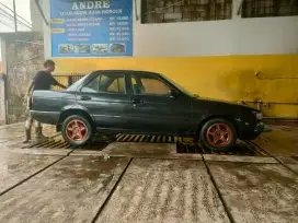 Dijual mobil nissan sentra th 1992 AT