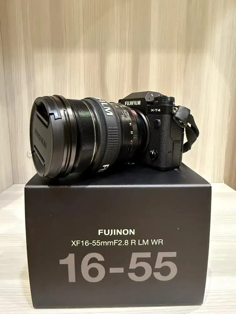 Dijual camera FUJIFILM X-T4 dan lensa XF 16-55mm F2.8 R LM WR