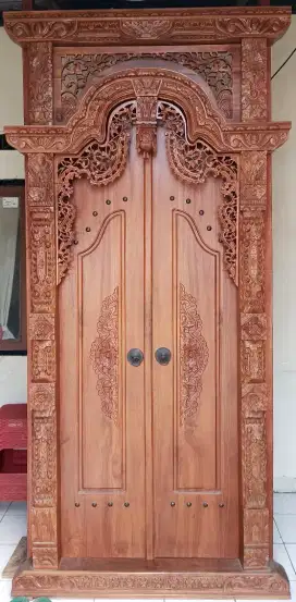 Pintu Gebyok Jati Ukiran