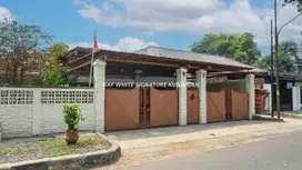 Dijual Rumah Lama Terawat di Jl Wijaya VII Lokasi Prime