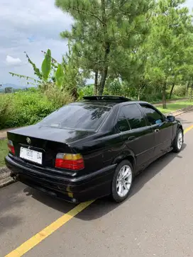 BMW 318i 1991 Bensin