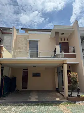 DIJUAL RUMAH 2 LANTAI LOKASI STRATEGIS DI JAGAKARSA JAKARTA SELATAN