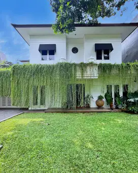 Rumah 2 Lantai di Senopati Area, Kebayoran Baru