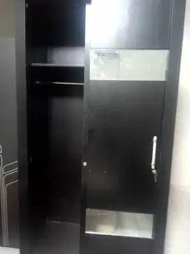 Lemari Baju pintu geser kaca HPL laci gantung Pakaian Cibinong Bogor