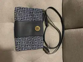 Tommy Hilfiger Sling Bag Original USA