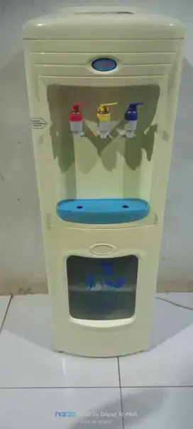 DISPENSER + RAK GELAS