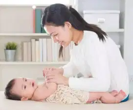 Melayani perawatan bayi panggilan. Including : memandikan dan pijit.