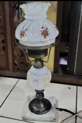 Lampu eropa mulus
