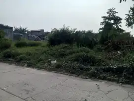 Dijual Melalui Lelang Tanah di Komp. Buah Batu Regency