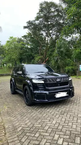 Land Cruiser 300 WALD Black Bison edition