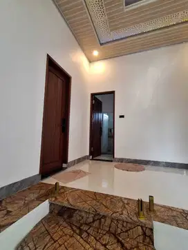 Classic Luxury Home Medan Baru 7x27M2 4Kt 4KM Dekat Cafe Habitat
