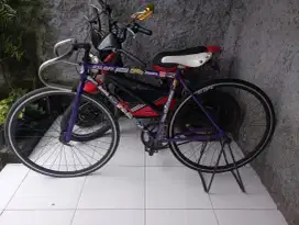 pixie soloist balap