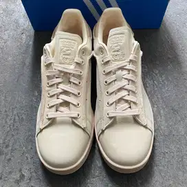Sepatu Adidas Stan Smith - Size 45,5 - Sneakers