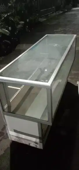 Etalase counter 1.5 meter