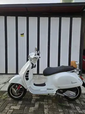Vespa matic gts KM rendah th 2022
