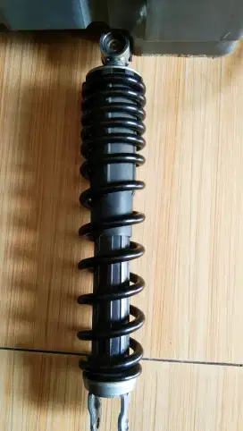 Shockbreaker belakang metik honda