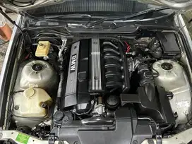 BMW 323i 1997 Bensin