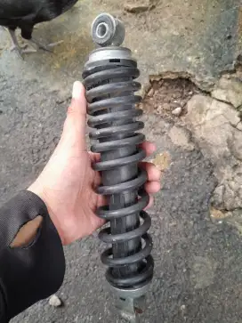 Shock belakang (bekas honda beat)