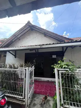 Rumah di Lokasi strategis untuk investasi Kos
