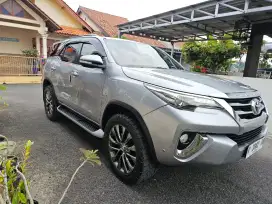 Toyota fortuner 2.7 Srz AT
