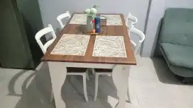 Meja makan olimpic