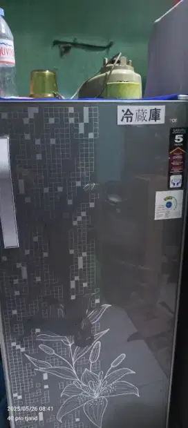 Kulkas 1 pintu merk polytron