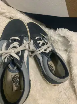 Dijual sepatu Vans anak ori