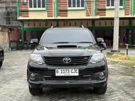 TOYOTA FORTUNER TRD VNT M/T 2014