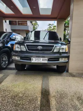 Toyota Land Cruiser Cygnus