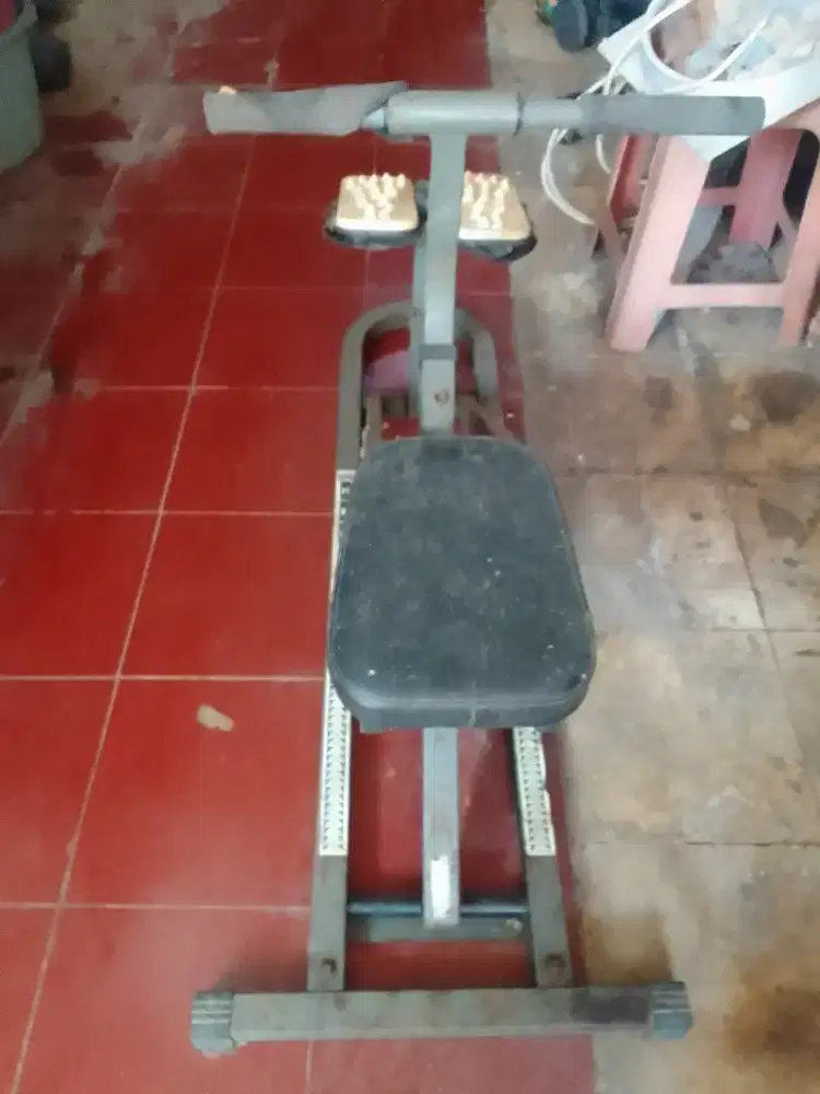 Alat fitnes bentuk sepeda