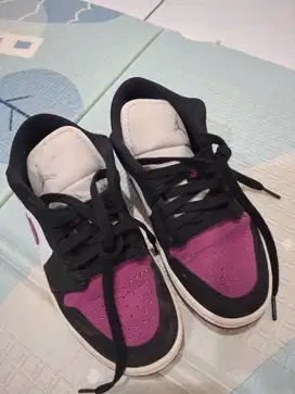 Jual Air Jordan 1 Low Black Cactus Flower (Women's) US 6.5W