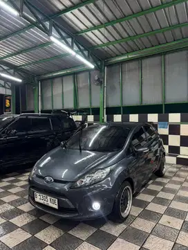 BU TERMURAH Take Over Kredit Ford Fiesta 2012 Full Modif
