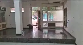 Rumah tua, Kali Baru, senen, hitung tanah, lokasi bagus buat usaha, pa
