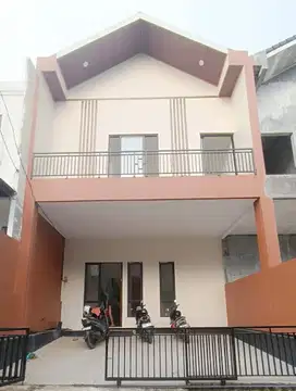 Rumah Murah 2 Lantai Siap Huni 400 Meter Ke Pintu Toll Limo Depok