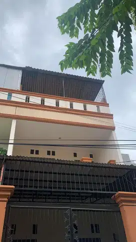 Dijual Rumah 2 1/2 Lantai di Jelambar Selatan Jakarta Barat