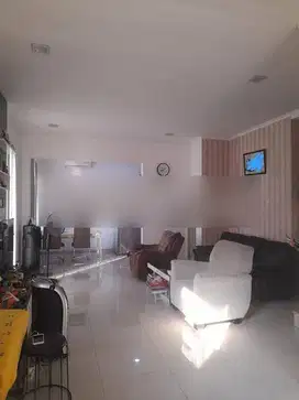 Rumah Bagus di Taman Semanan Indah, Asri Ada Taman di samping