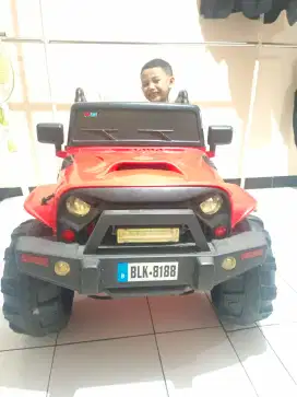 Mobil mainan anak aki/ accu bisa jalan