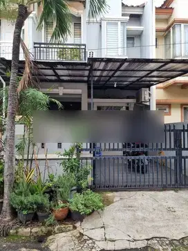 Rumah di Taman Semanan Indah Blok. H, Siap Huni, Dekat Sport Club