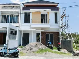 Rumah Baru Cluster 2 Lantai Dekat Bandara di Malangjiwan Colomadu (AT)