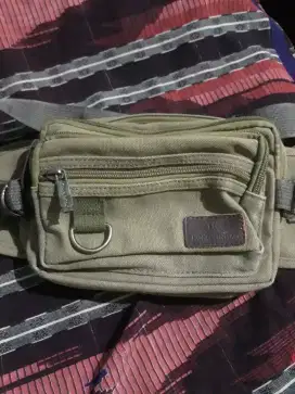 Tas bahan kanvas selempang dada