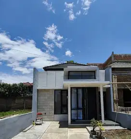 RUMAH DEKAT BINUS ARAYA,DESAIN MEWAH,ELEGAN
