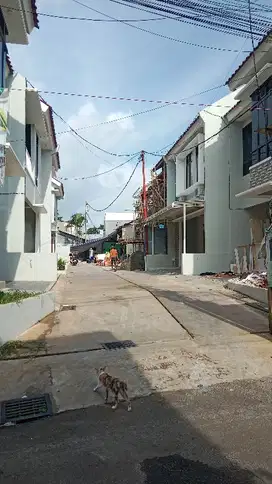 Rumah siap huni dalam cluster di srengseng sawah, jagakarsa