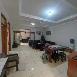 Dijual Rumah bagus siap huni 2 lantai di Jalan Karang Tineung
