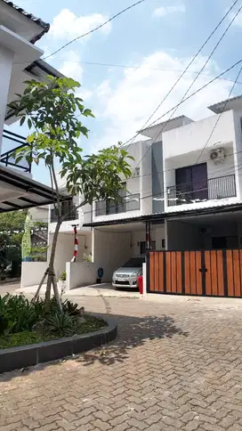 Rumah Dijual di Ciracas Jakarta Timur Dekat LRT & Terminal Kp Rambutan